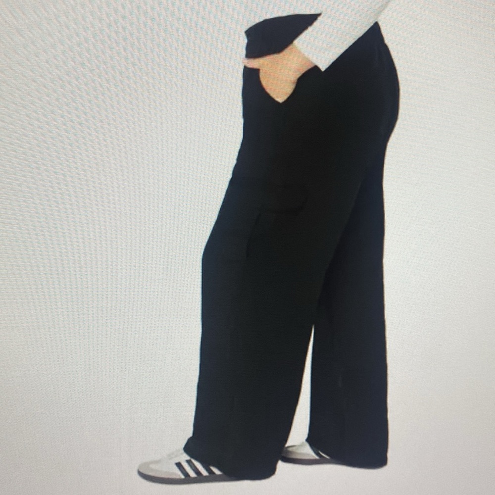Well Worn Ladies' Wide Leg Cargo Pants High Rise- Black - Picture 5 of 6